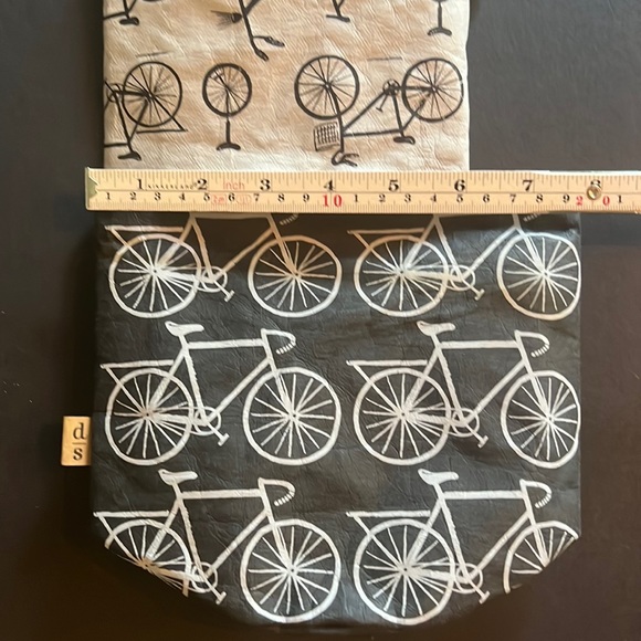 paper “baskets” set of 2-playful bicycle design-folds flat/nests between use-NWT - Picture 3 of 16